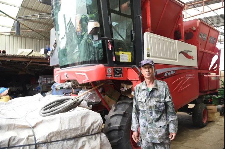 花生捡拾收获机——还是中联收获更靠谱!